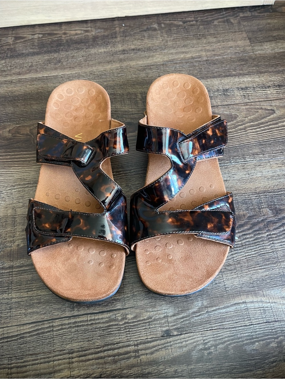 Vionic Brown Tortoise Multi Lauren Sandals Women Size 10